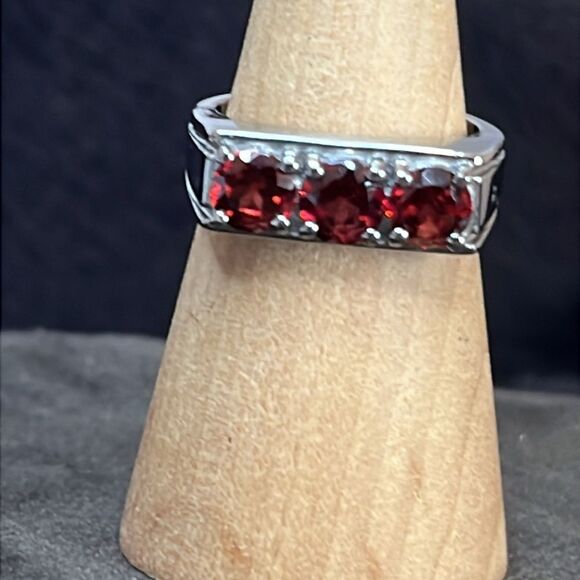 Mozambique Garnet 3.25 ctw 3 Stone Men's Ring in Stainless Steel - Picture 5 of 13